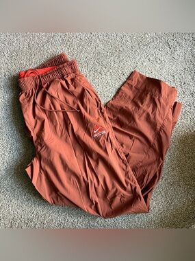 Nike ACG Men’s Medium Windbreaker Track Pant Burnt Orange Lightweight Breathable